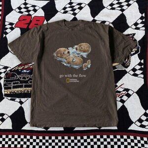 National Geographic "go with the flow" - Color Brown